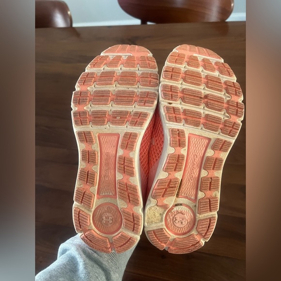 Bright peach colored Under Armour
Charged Shoes Women's 9 - Picture 5 of 6